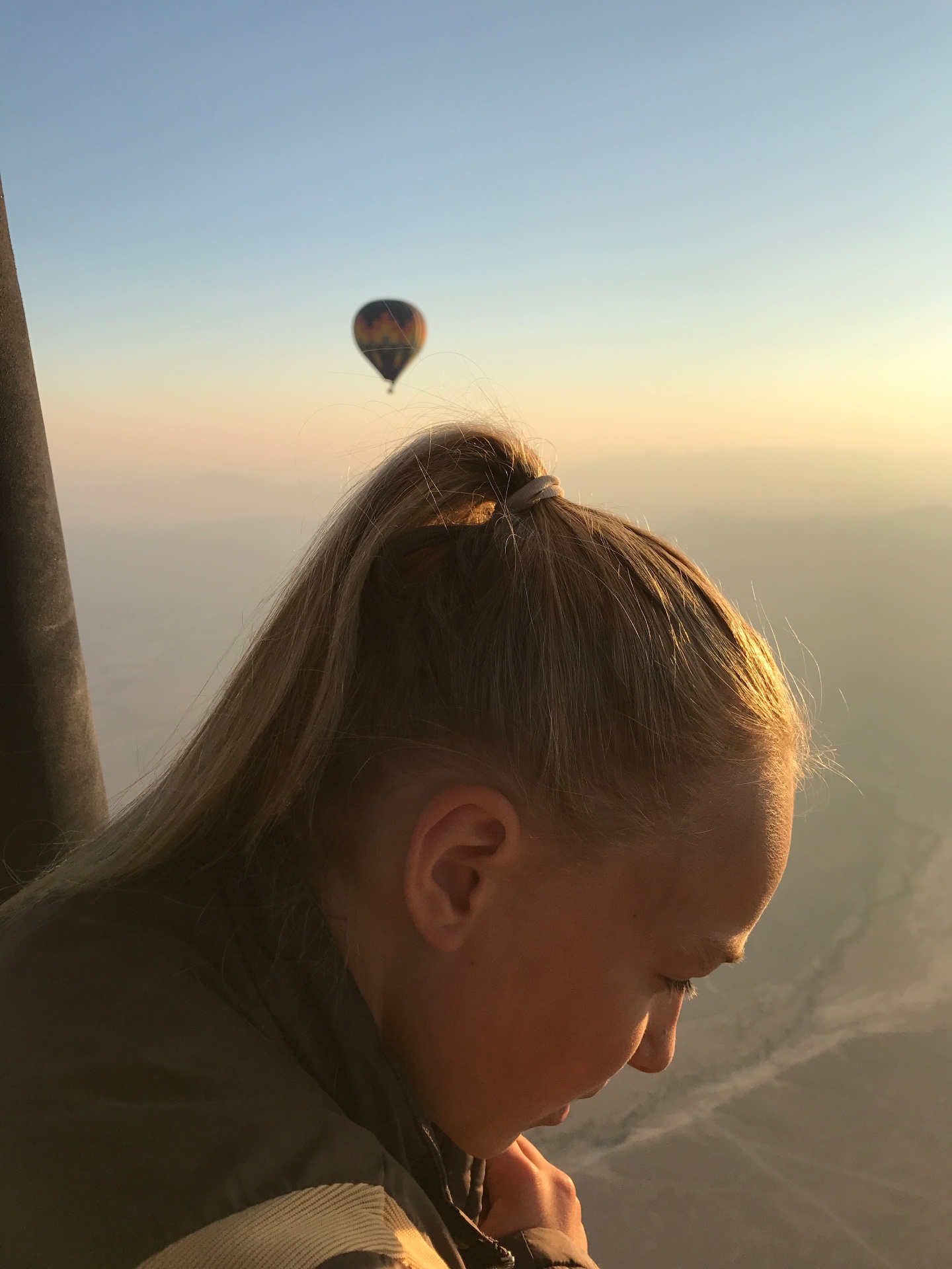 Kind in luchtballon